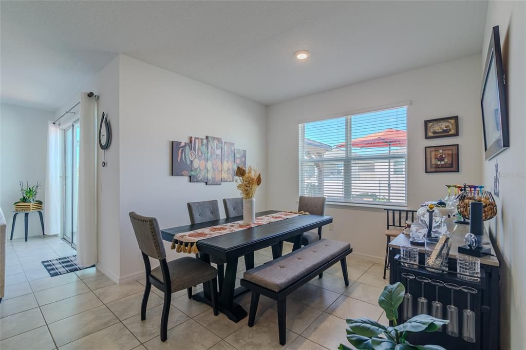 待售: $364,900 (4 贝兹, 3 浴室, 2011 平方英尺)