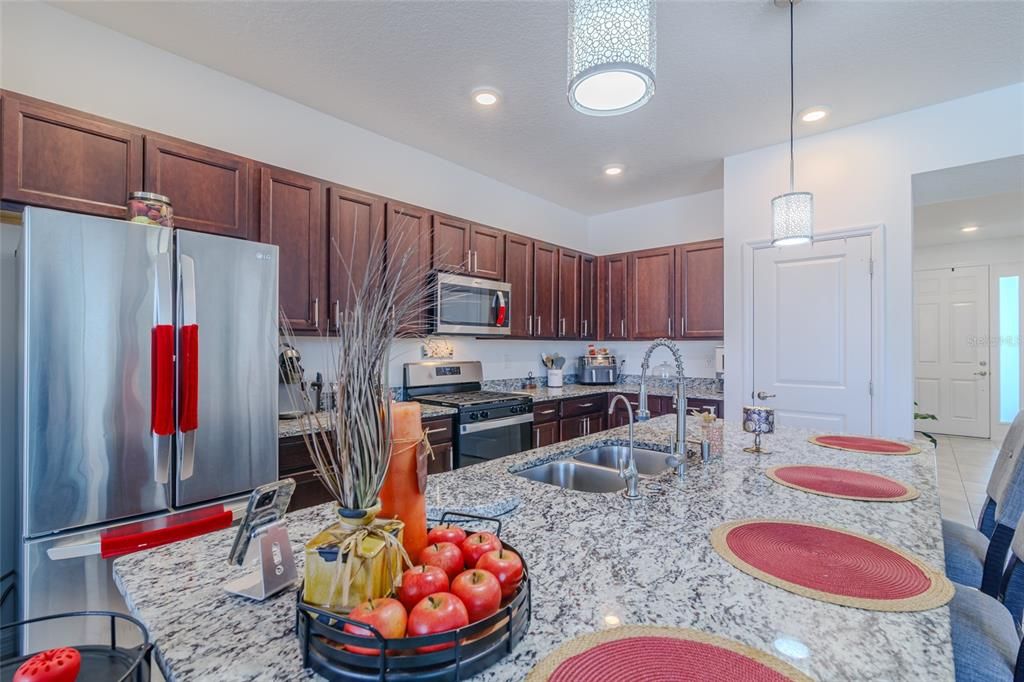 待售: $364,900 (4 贝兹, 3 浴室, 2011 平方英尺)