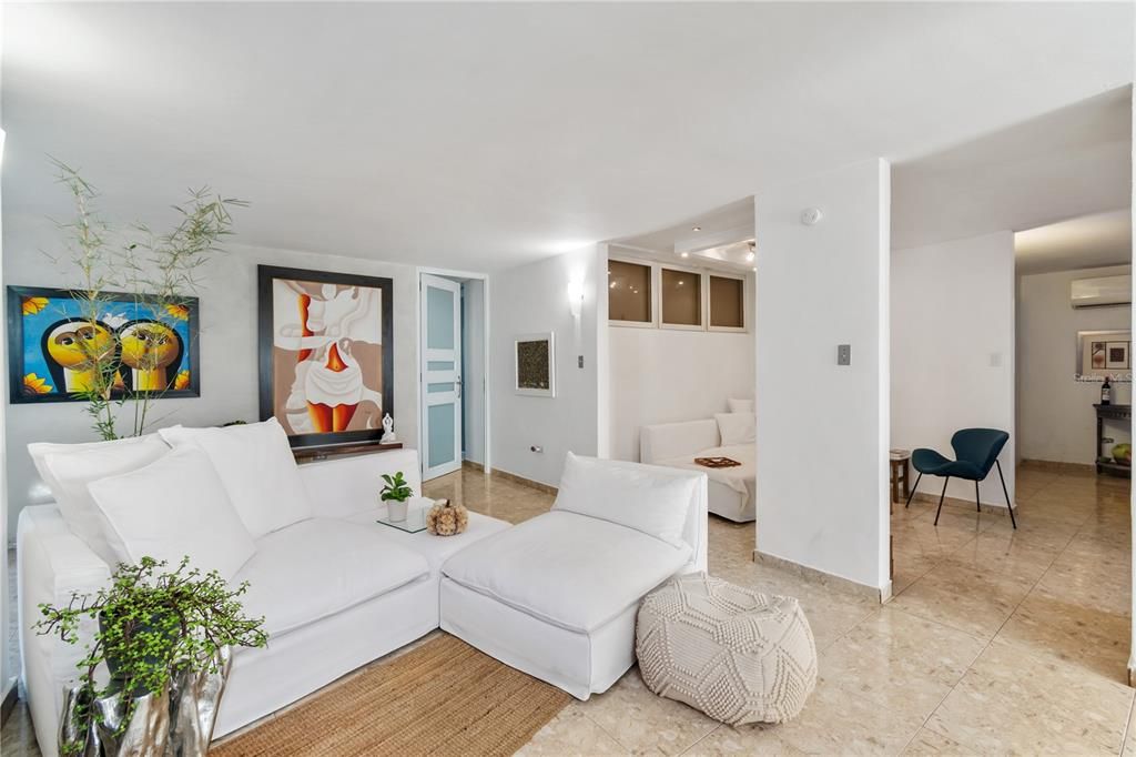 Под контрактом: $529,000 (4 спален, 3 ванн, 1874 Квадратных фут)