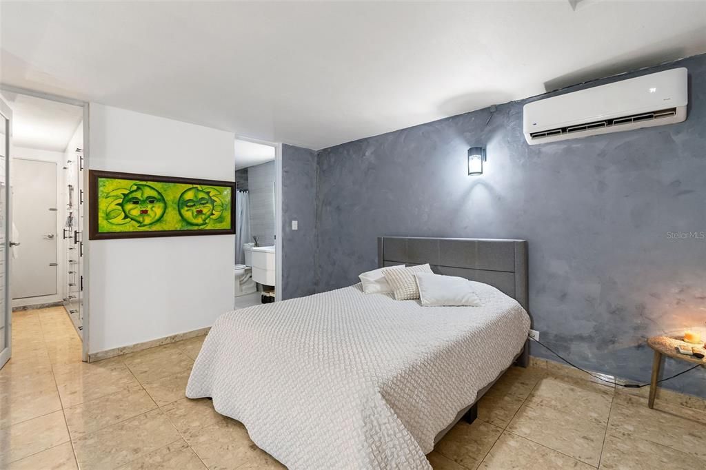 Под контрактом: $529,000 (4 спален, 3 ванн, 1874 Квадратных фут)