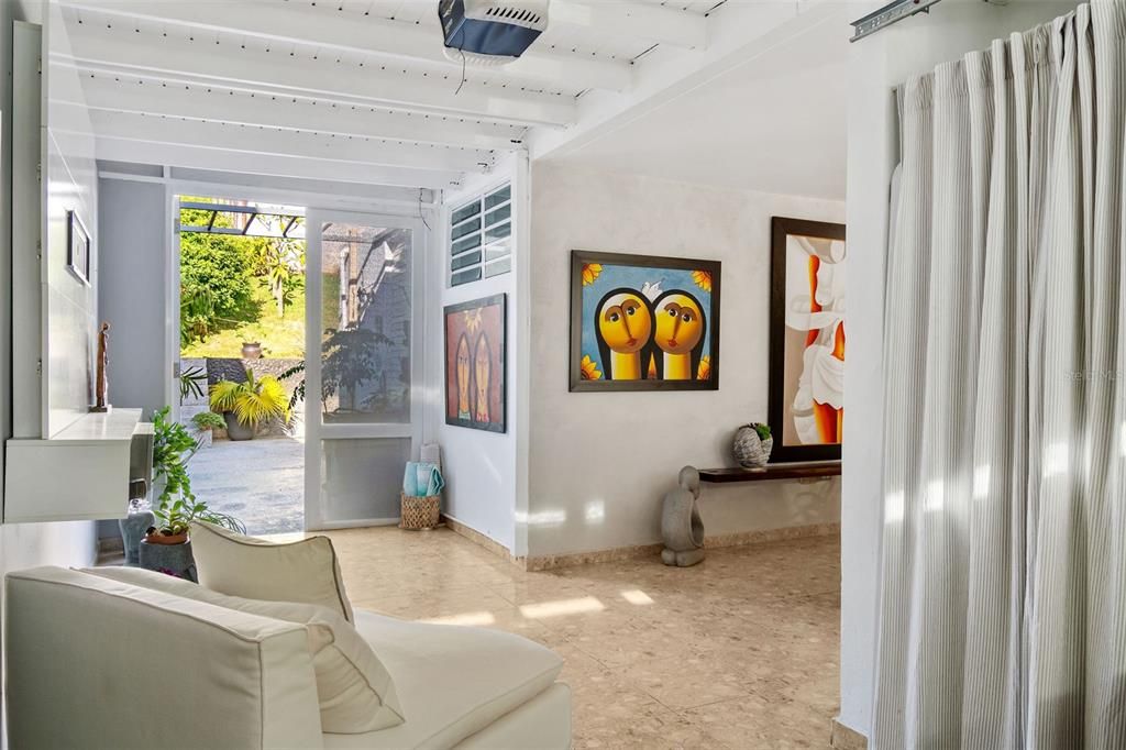 Под контрактом: $529,000 (4 спален, 3 ванн, 1874 Квадратных фут)