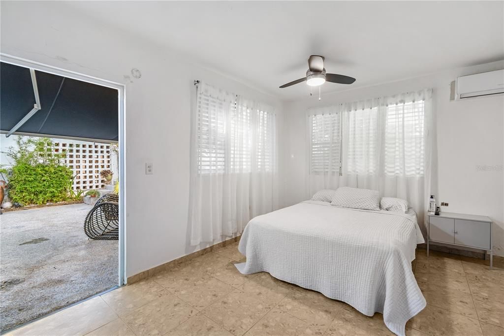 Под контрактом: $529,000 (4 спален, 3 ванн, 1874 Квадратных фут)