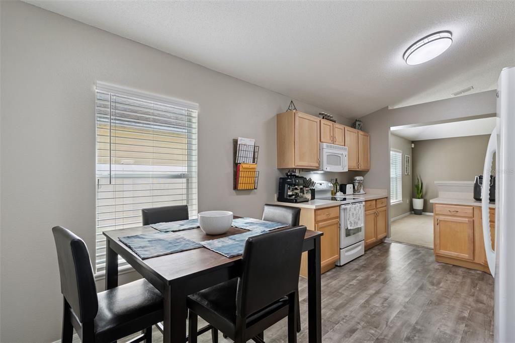 待售: $375,000 (3 贝兹, 2 浴室, 1874 平方英尺)