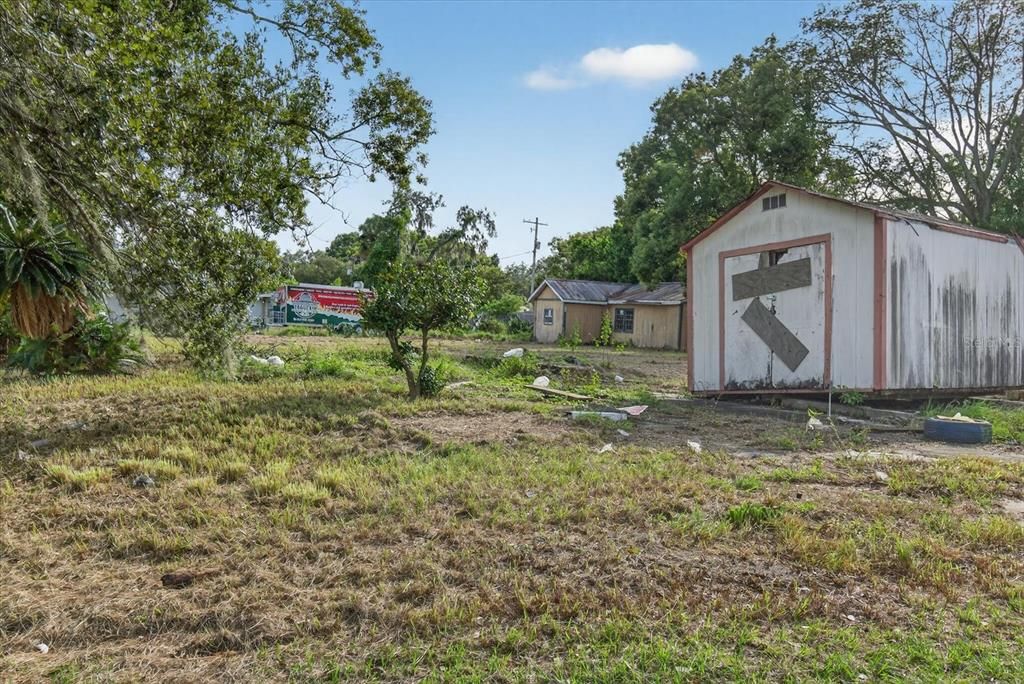 На продажу: $365,000 (0.34 acres)