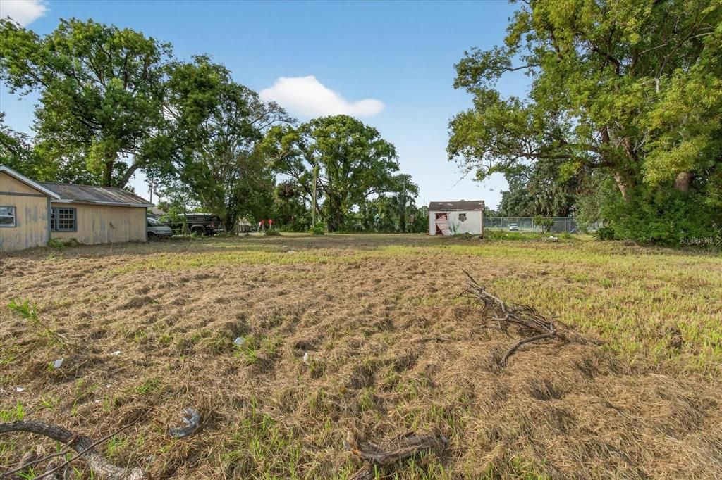 На продажу: $365,000 (0.34 acres)