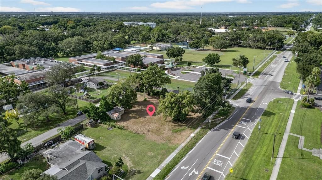 На продажу: $365,000 (0.34 acres)