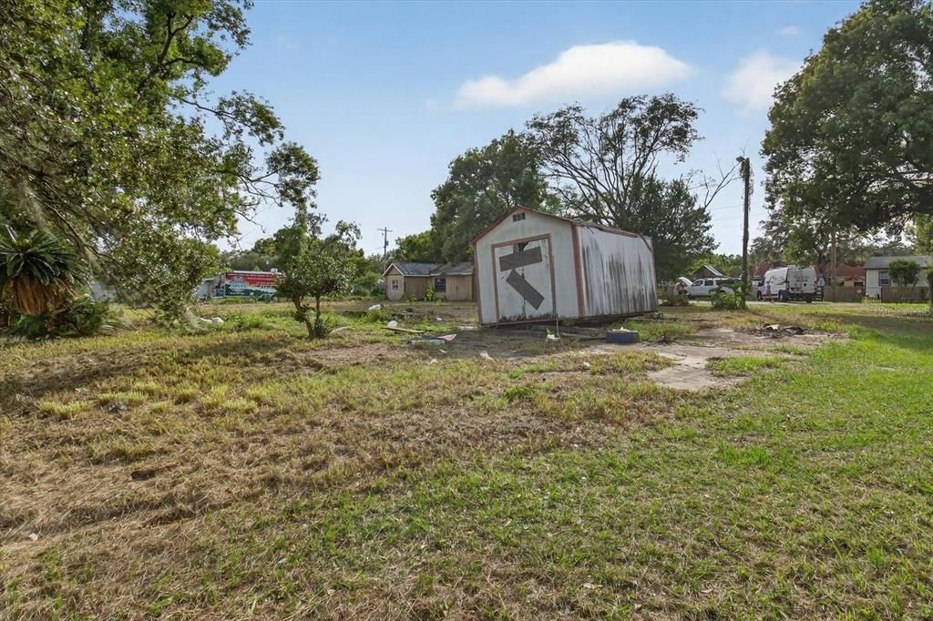 На продажу: $365,000 (0.34 acres)