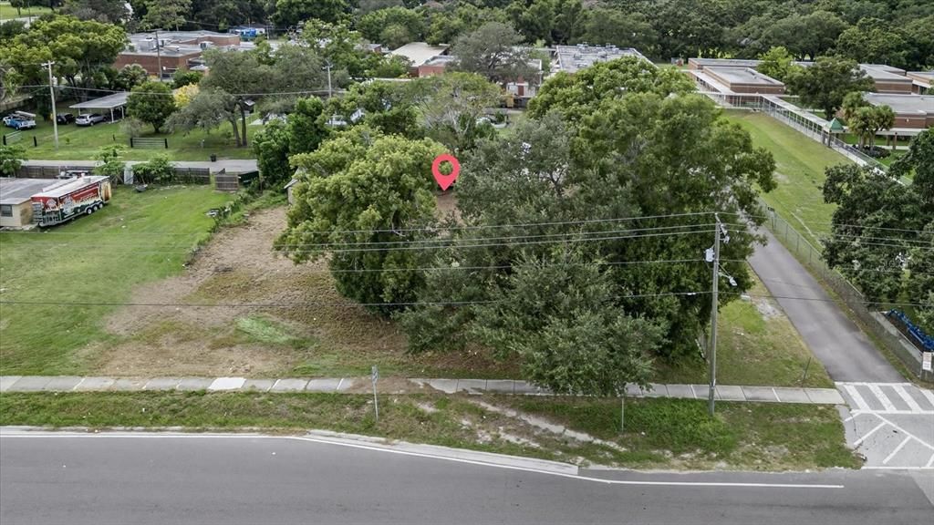 На продажу: $365,000 (0.34 acres)