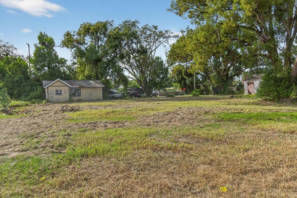 На продажу: $365,000 (0.34 acres)