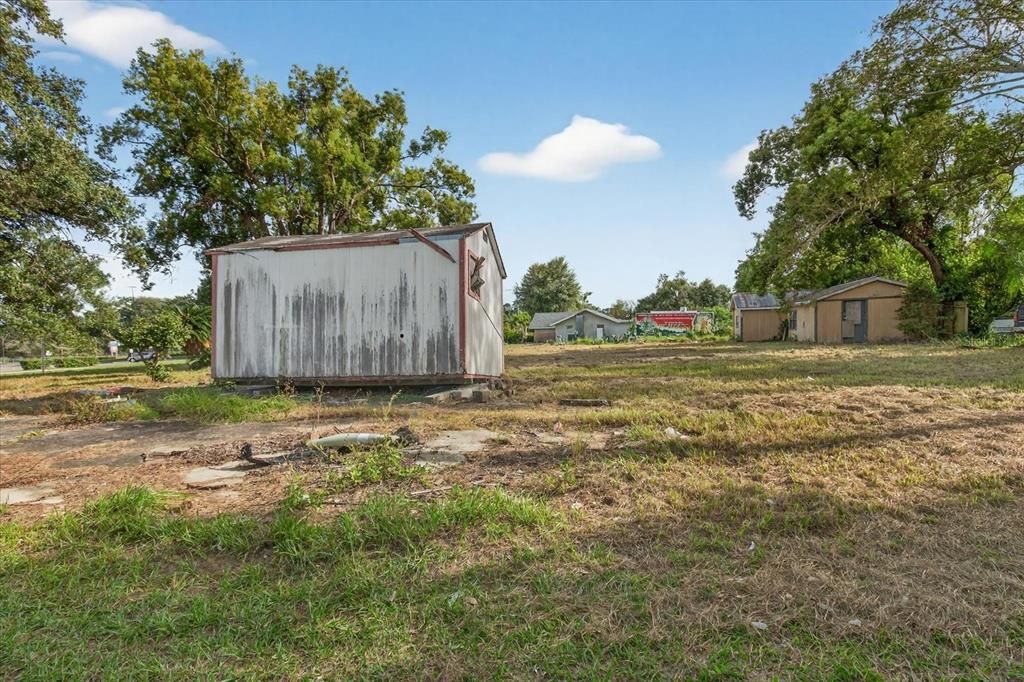 На продажу: $365,000 (0.34 acres)