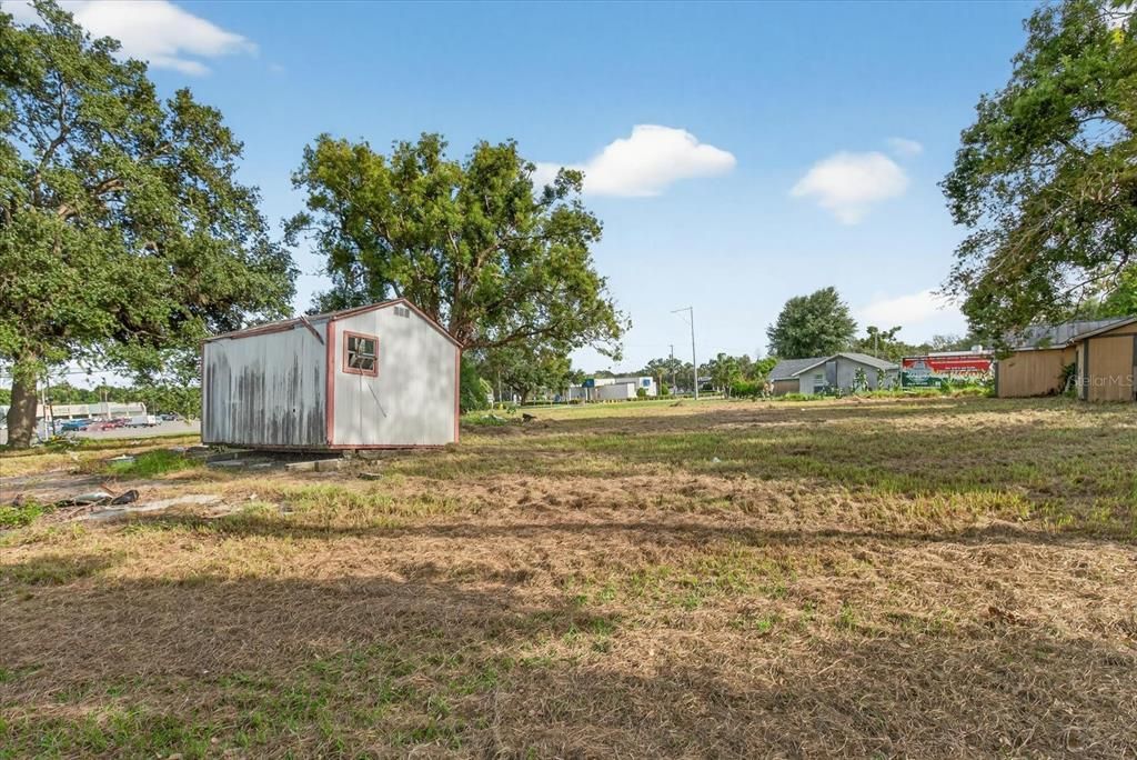 На продажу: $365,000 (0.34 acres)