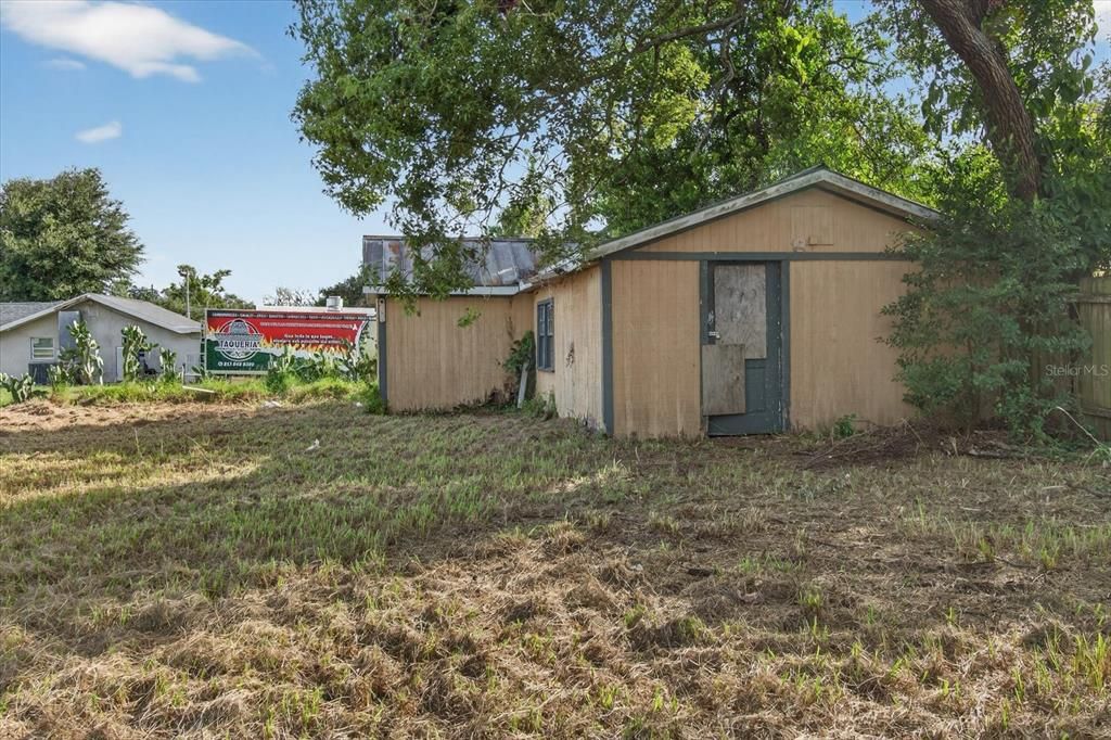 На продажу: $365,000 (0.34 acres)