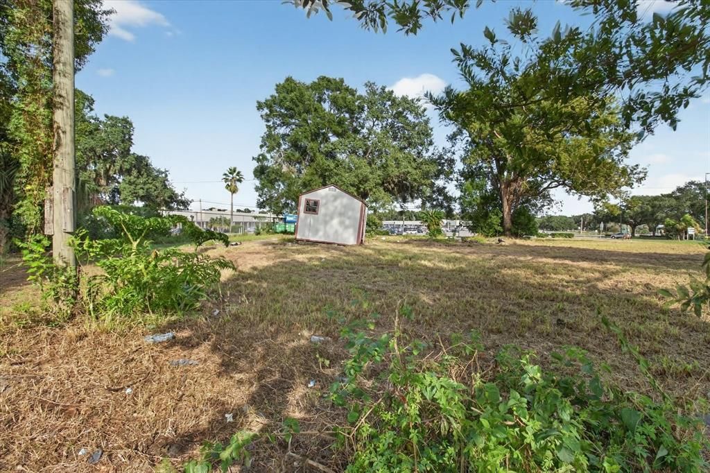 На продажу: $365,000 (0.34 acres)