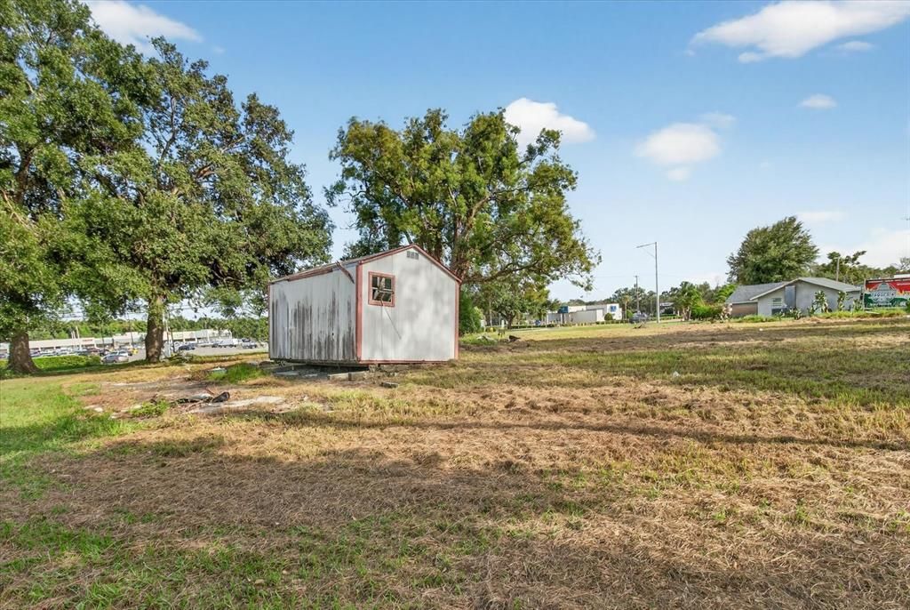 На продажу: $365,000 (0.34 acres)