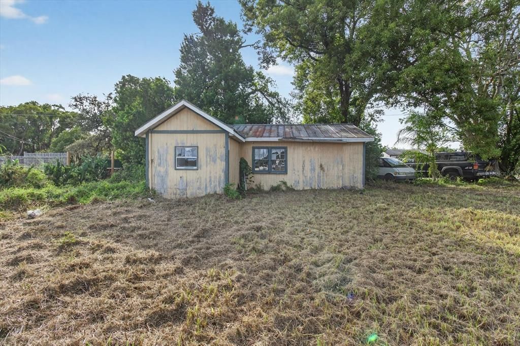 На продажу: $365,000 (0.34 acres)