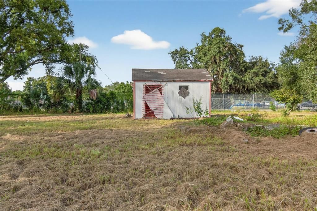 На продажу: $365,000 (0.34 acres)