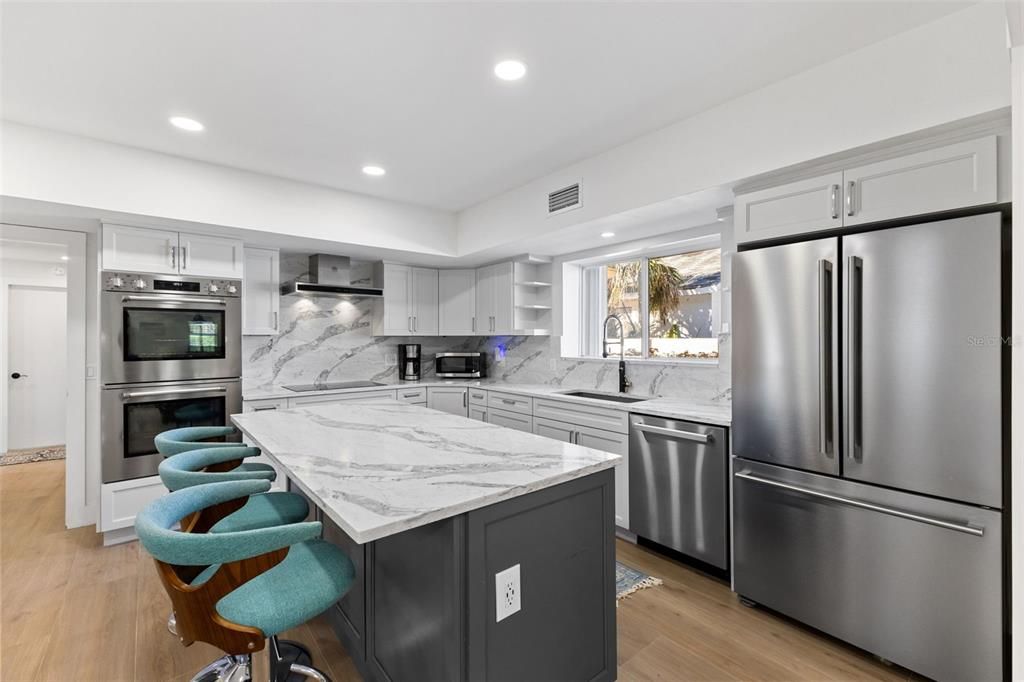 出租: $9,750 (4 贝兹, 4 浴室, 4024 平方英尺)