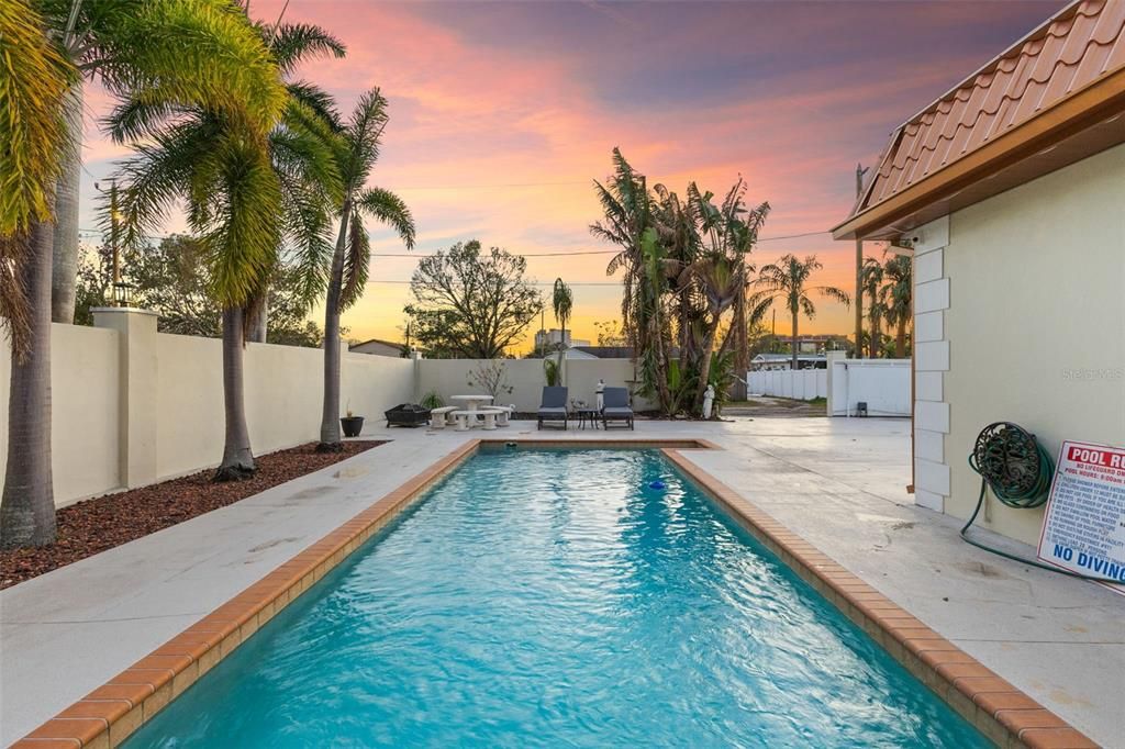 出租: $9,750 (4 贝兹, 4 浴室, 4024 平方英尺)