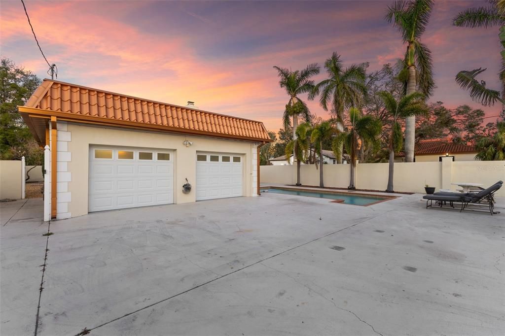 出租: $9,750 (4 贝兹, 4 浴室, 4024 平方英尺)