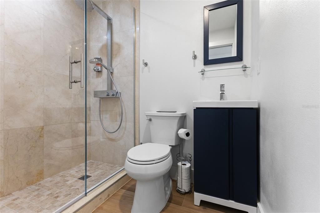 出租: $9,750 (4 贝兹, 4 浴室, 4024 平方英尺)