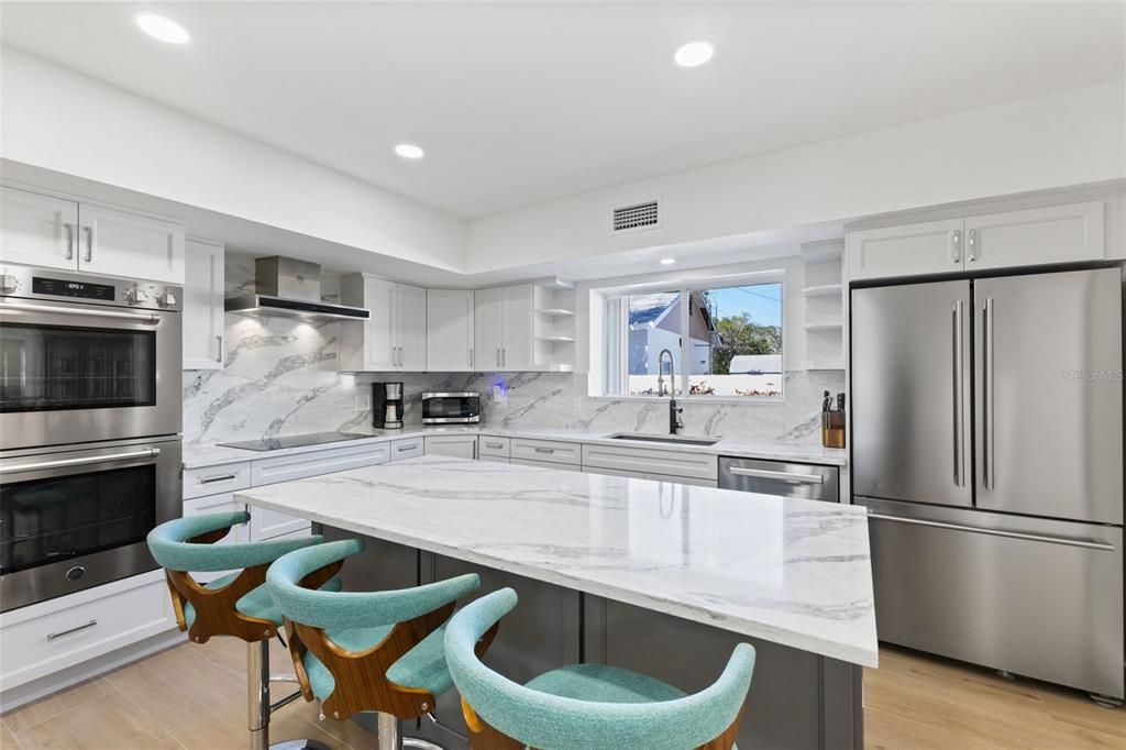 出租: $9,750 (4 贝兹, 4 浴室, 4024 平方英尺)