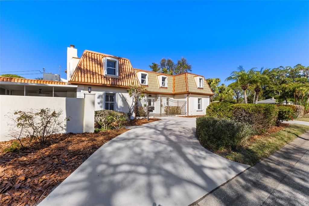 出租: $9,750 (4 贝兹, 4 浴室, 4024 平方英尺)