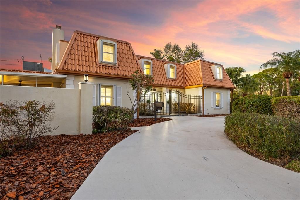 出租: $9,750 (4 贝兹, 4 浴室, 4024 平方英尺)