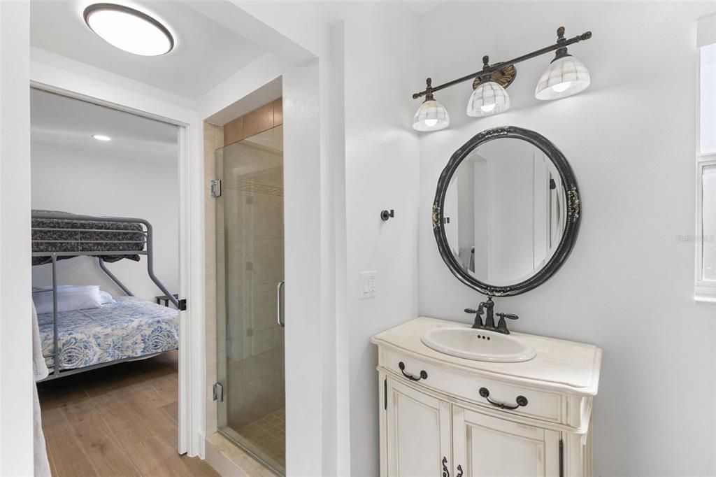 出租: $9,750 (4 贝兹, 4 浴室, 4024 平方英尺)