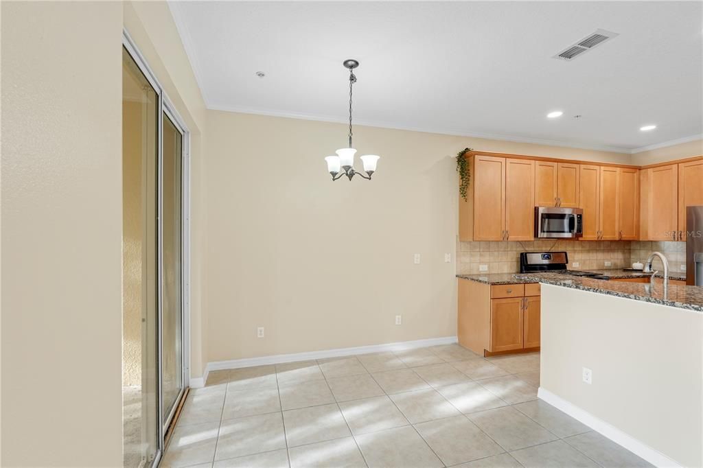 En Venta: $304,000 (3 camas, 2 baños, 1553 Pies cuadrados)