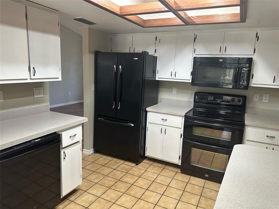 待售: $599,000 (3 贝兹, 2 浴室, 1986 平方英尺)