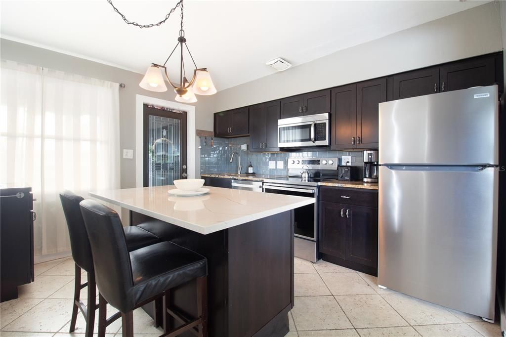 Activo con contrato: $1,900 (1 camas, 1 baños, 528 Pies cuadrados)