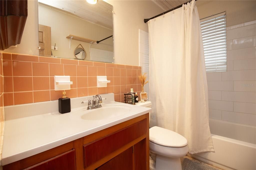 Activo con contrato: $1,900 (1 camas, 1 baños, 528 Pies cuadrados)