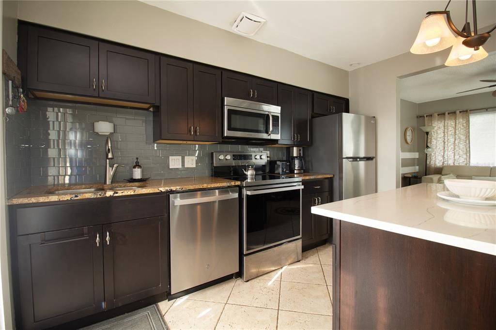 Activo con contrato: $1,900 (1 camas, 1 baños, 528 Pies cuadrados)