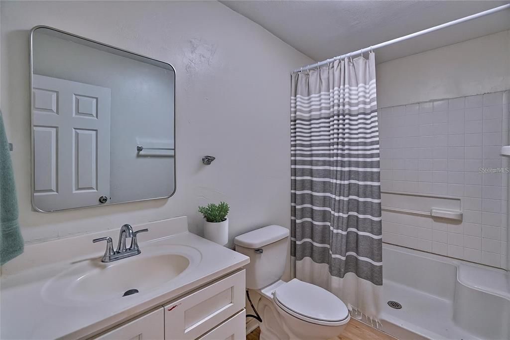 For Sale: $254,800 (4 beds, 2 baths, 1494 Square Feet)