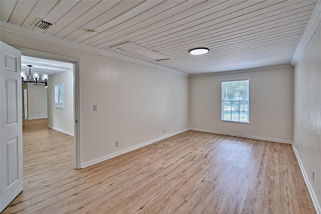 For Sale: $254,800 (4 beds, 2 baths, 1494 Square Feet)