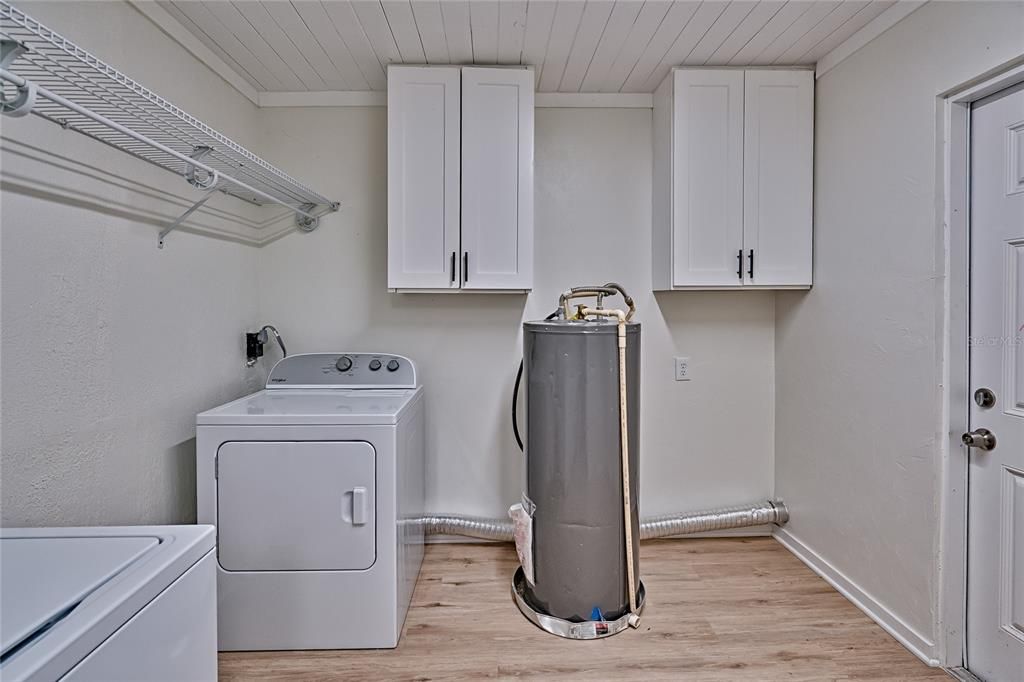 For Sale: $254,800 (4 beds, 2 baths, 1494 Square Feet)