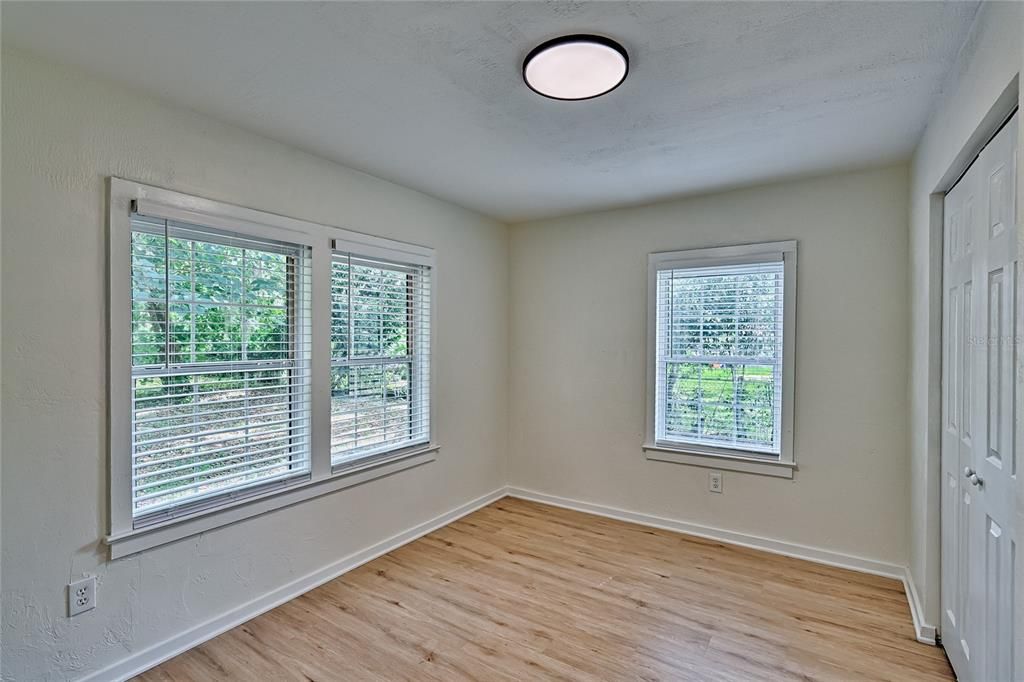 For Sale: $254,800 (4 beds, 2 baths, 1494 Square Feet)