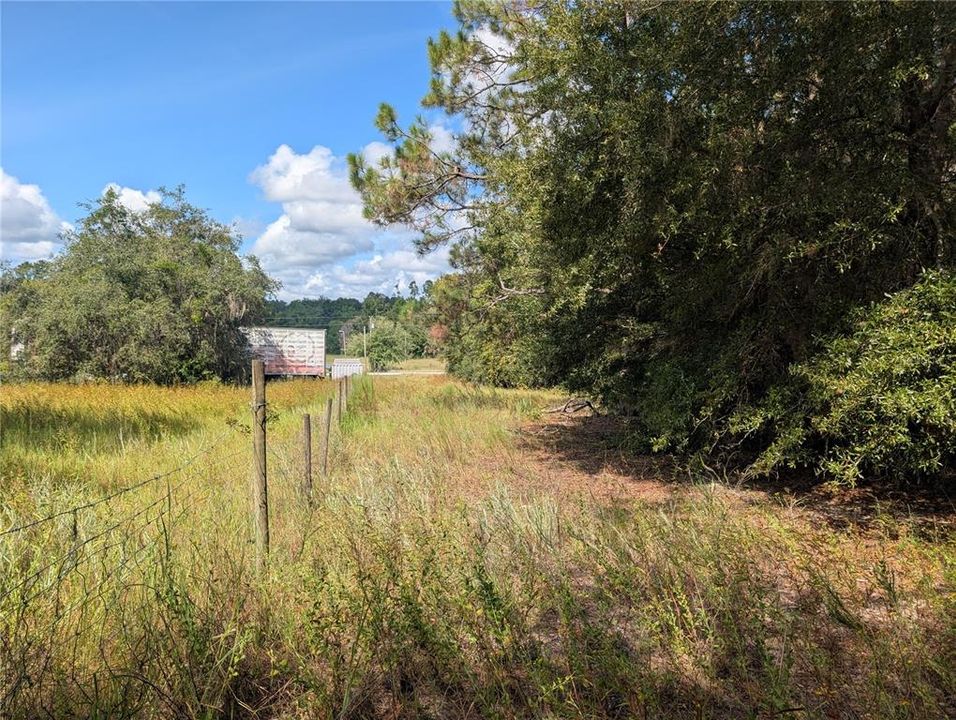 На продажу: $63,900 (2.70 acres)