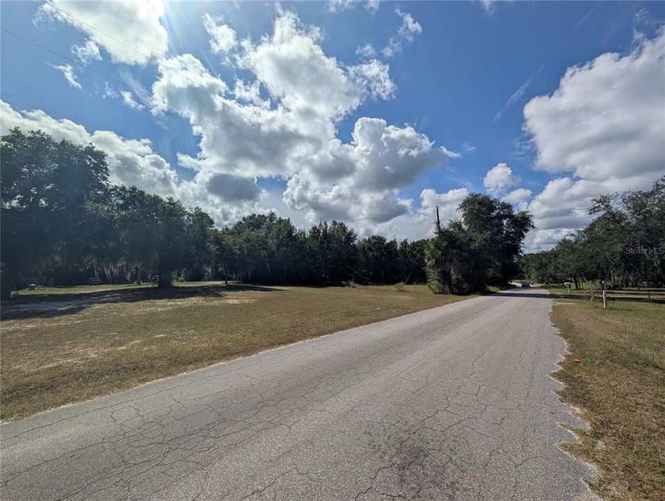 На продажу: $63,900 (2.70 acres)