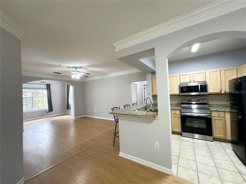 For Rent: $2,100 (3 beds, 2 baths, 1270 Square Feet)