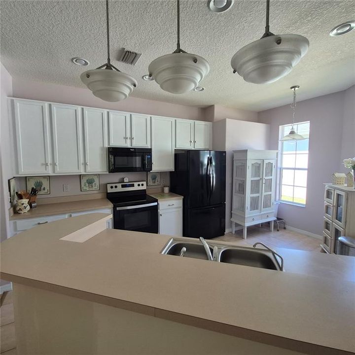 待售: $380,000 (2 贝兹, 2 浴室, 1484 平方英尺)