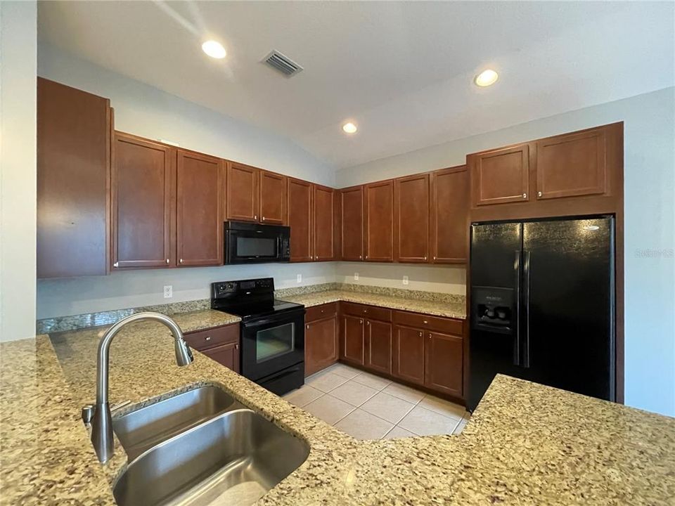 出租: $2,615 (3 贝兹, 2 浴室, 1851 平方英尺)