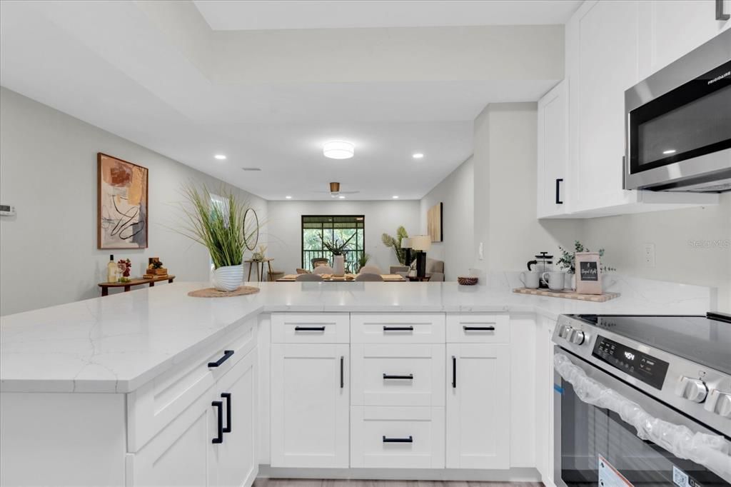 For Sale: $179,500 (2 beds, 2 baths, 1220 Square Feet)