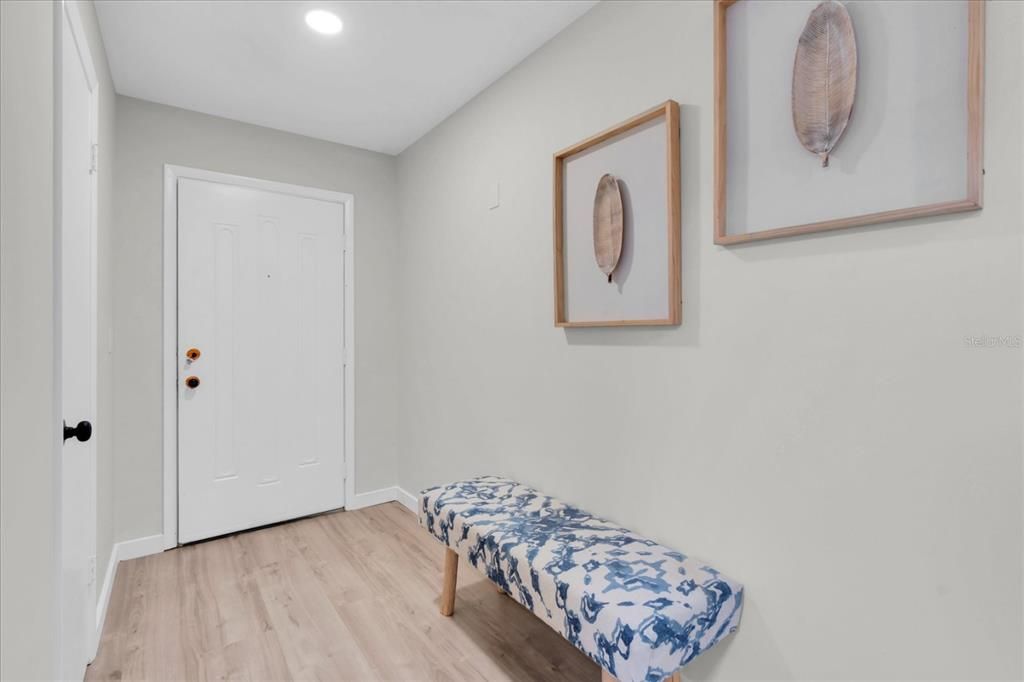 For Sale: $179,500 (2 beds, 2 baths, 1220 Square Feet)