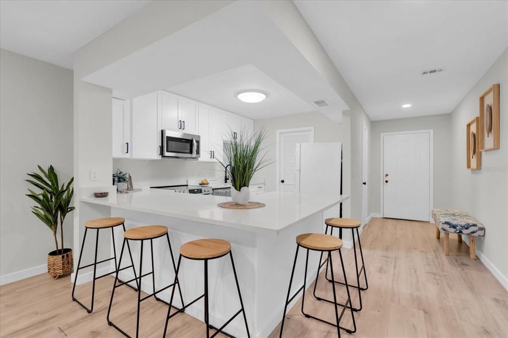 For Sale: $179,500 (2 beds, 2 baths, 1220 Square Feet)