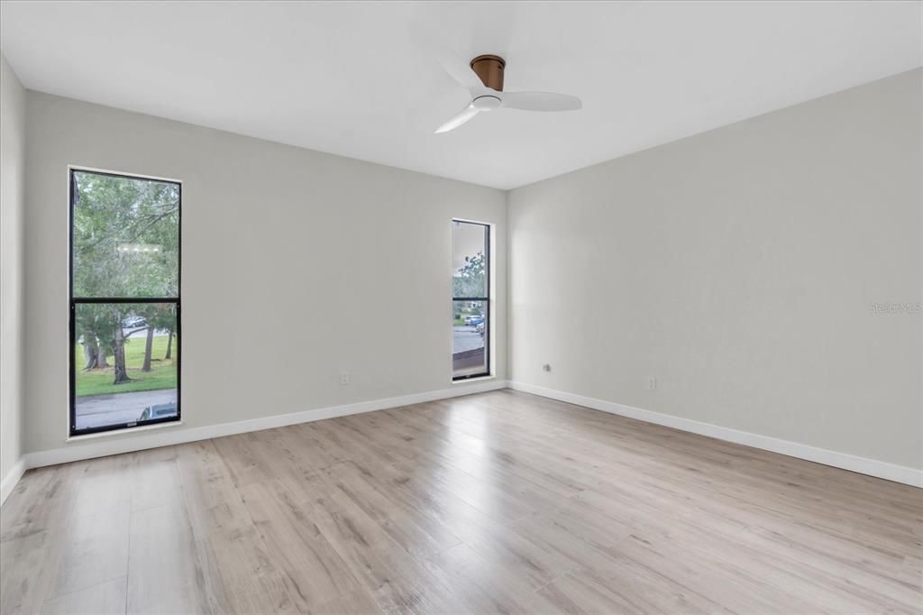 For Sale: $179,500 (2 beds, 2 baths, 1220 Square Feet)