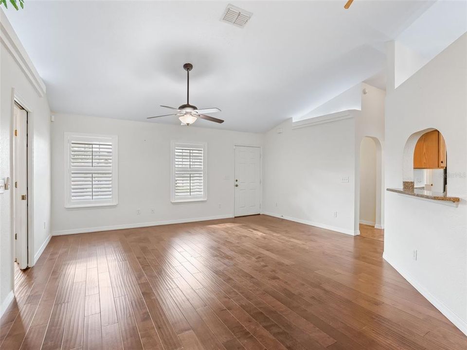 En Venta: $315,000 (3 camas, 2 baños, 1826 Pies cuadrados)