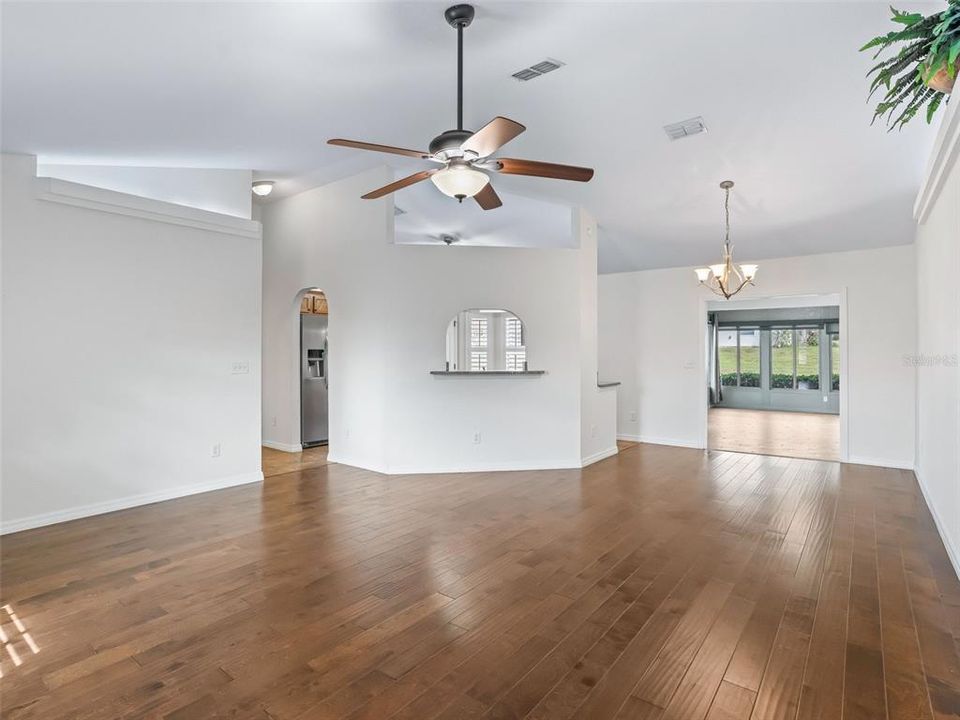 En Venta: $315,000 (3 camas, 2 baños, 1826 Pies cuadrados)