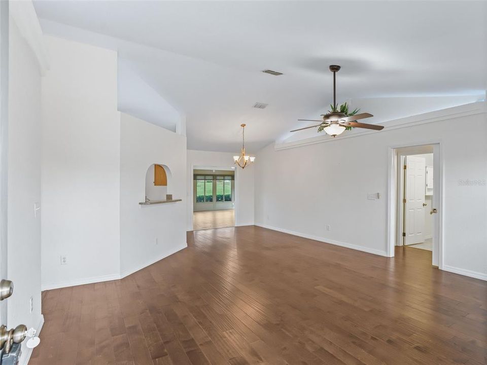 En Venta: $315,000 (3 camas, 2 baños, 1826 Pies cuadrados)