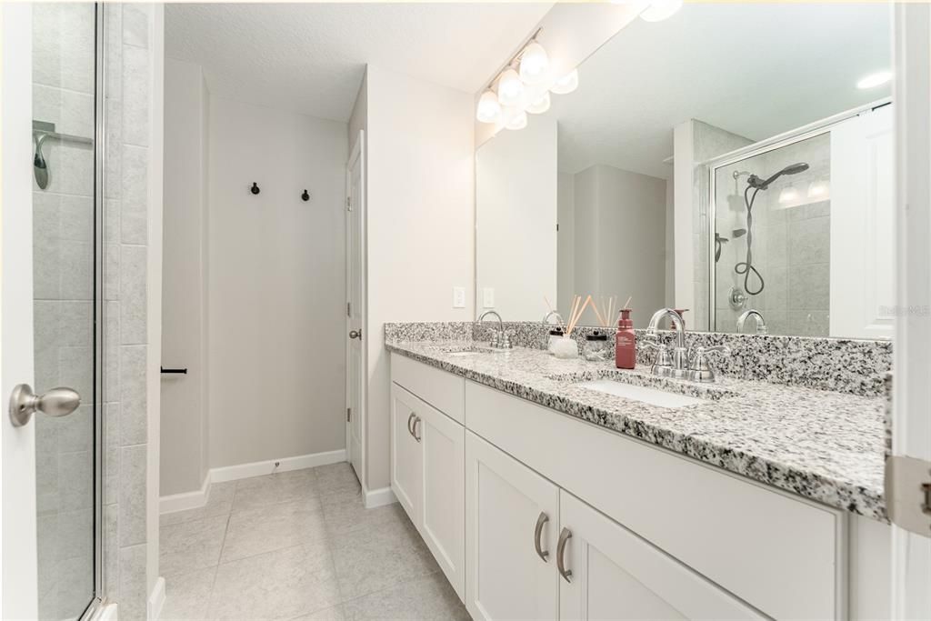 合同活跃: $334,900 (3 贝兹, 2 浴室, 1777 平方英尺)